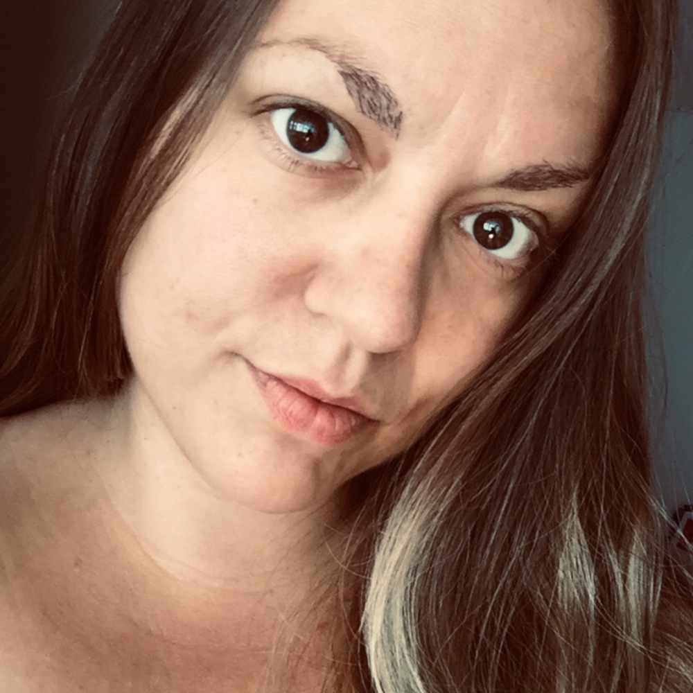 Meet your Posher, Cynthia